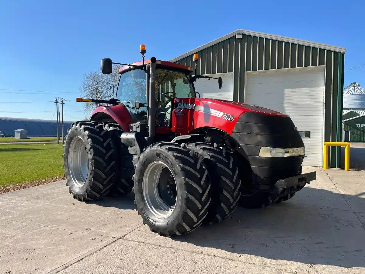 Gallery image 2 for Used 2011 Case IH MAGNUM 290 Tractor