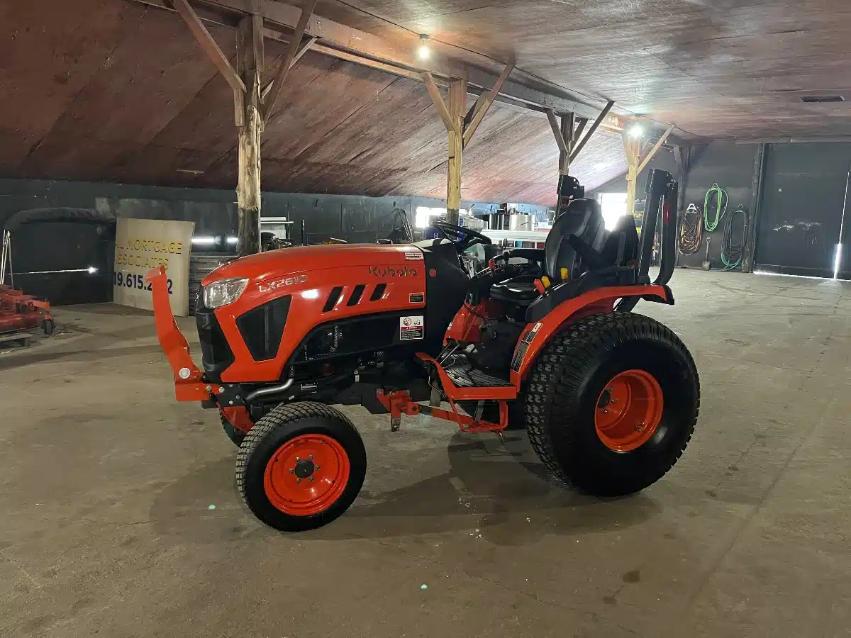 Gallery image 1 for 2021 Kubota LX2610 Tractor