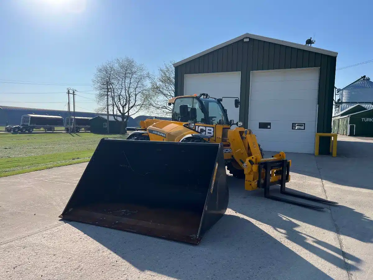 Gallery image 2 for 2023 JCB 542-70 TeleHandler