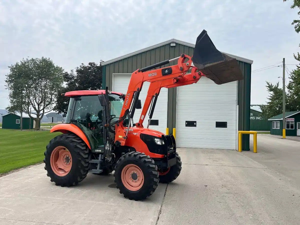 Gallery image 1 for 2010 Kubota M7040 Tractor