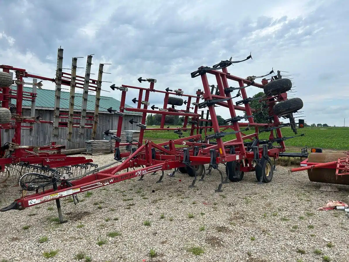 Gallery image 1 for Used Wil-Rich EXCEL-27 Cultivator