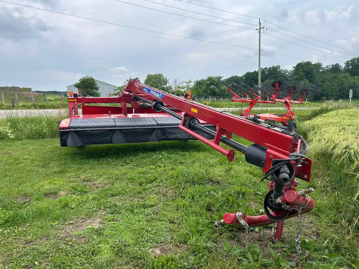 Gallery image 1 for Used 2017 New Holland 313SDB Disc Mower Conditioner