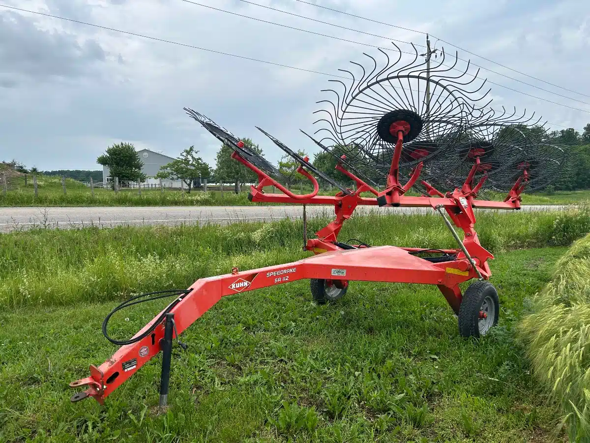 Gallery image 1 for Used Kuhn SR 112 GII SPEEDRAKE Rake