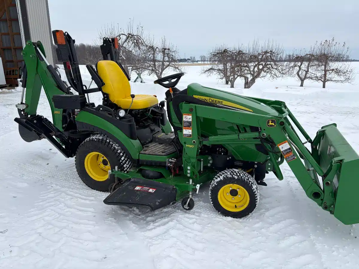 Gallery image 2 for 2017 John Deere 1025R Tractor