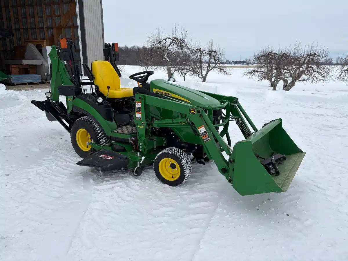 Gallery image 1 for 2017 John Deere 1025R Tractor