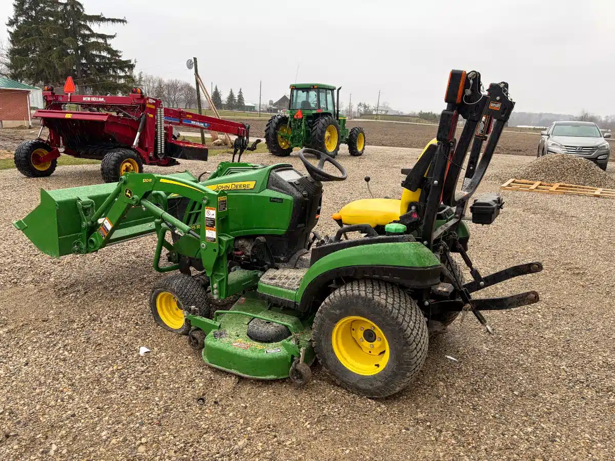 Gallery image 2 for 2014 John Deere 1025R Tractor