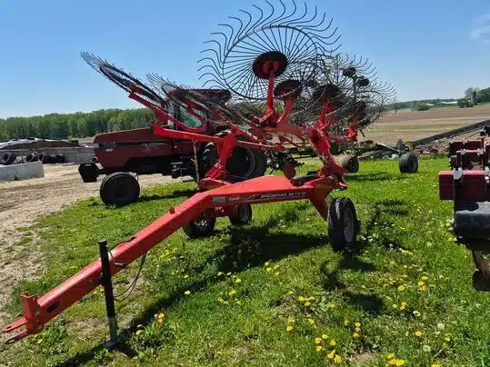 Gallery image 1 for 2020 Kuhn SR 112 GII SPEEDRAKE Rake