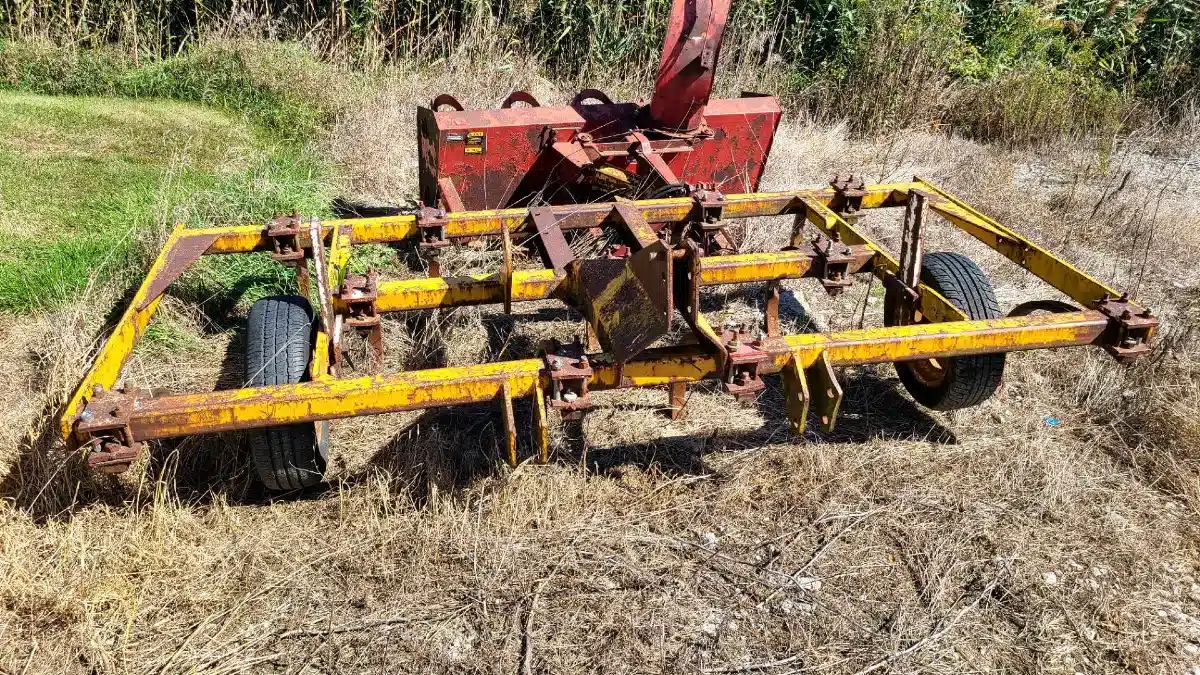 Used Landoll 11 SHANK Ripper