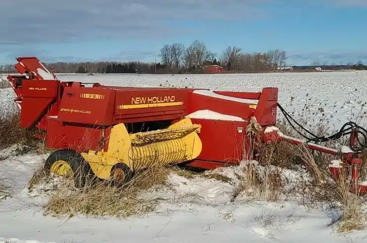 Gallery image 1 for New Holland 316 Square Baler - Small
