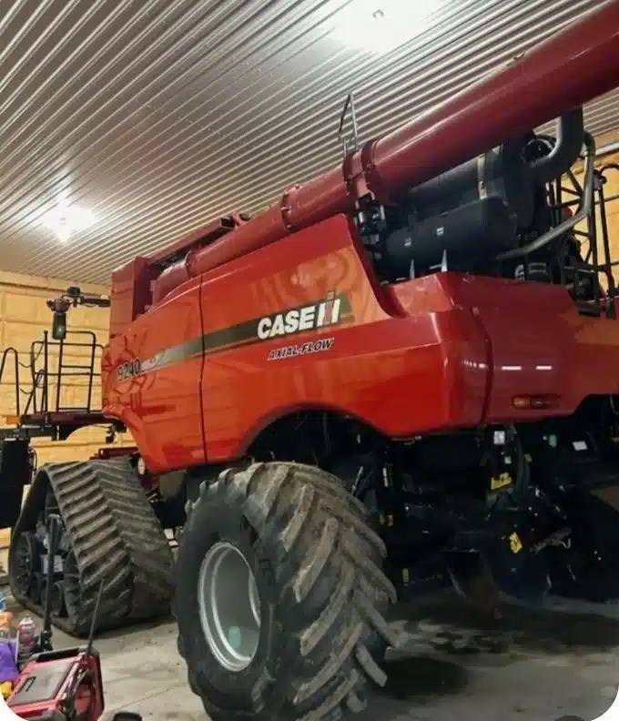 Gallery image 1 for 2015 Case IH 9240 Combine