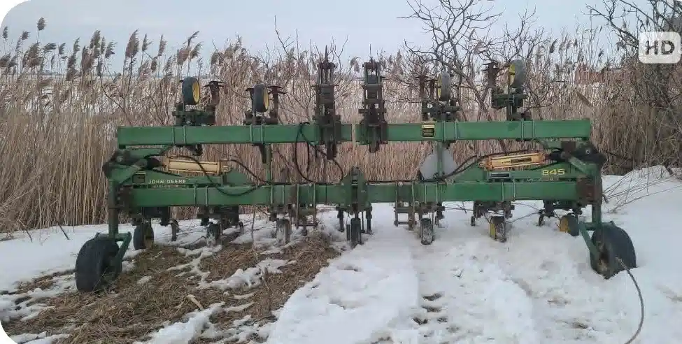 Gallery image 1 for John Deere 845 Row Crop Cultivator