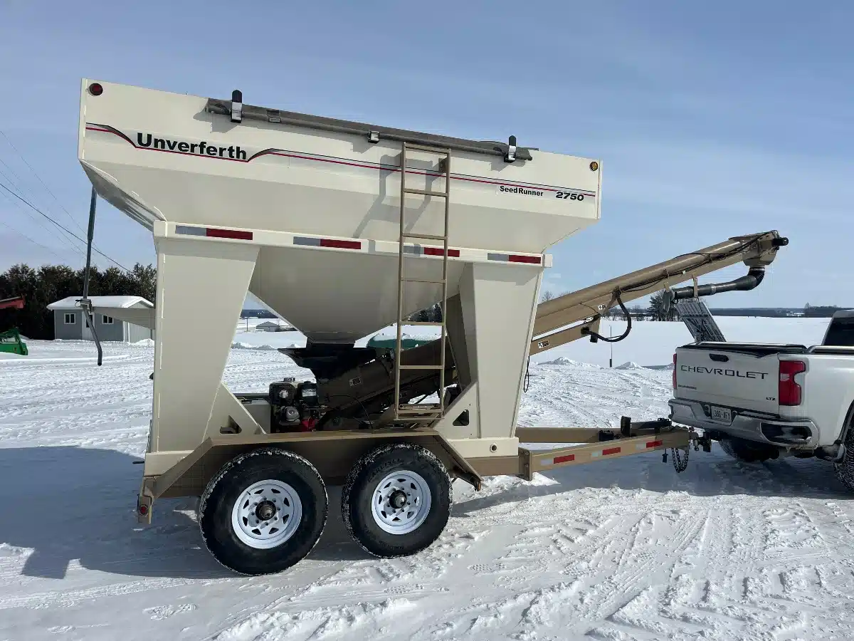 Gallery image 2 for Used 2013 Unverferth 2750 Tender