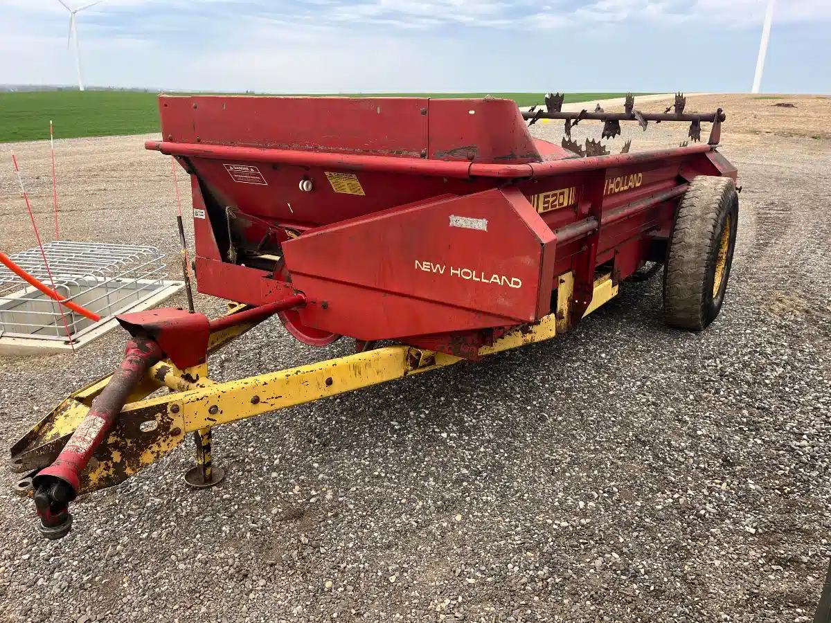 Gallery image 1 for Used New Holland 520 Manure Spreader