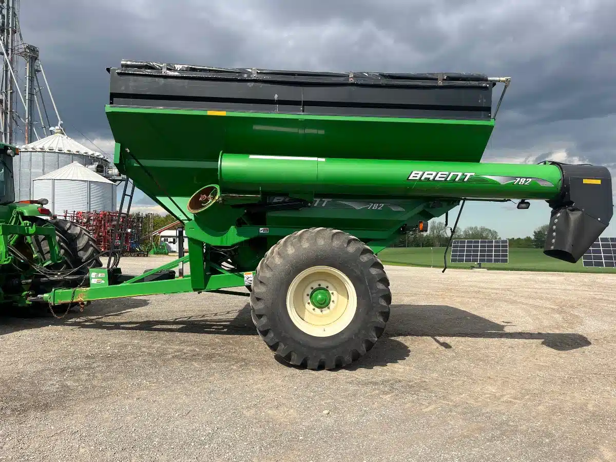 Gallery image 2 for Used Brent 782 Grain Cart