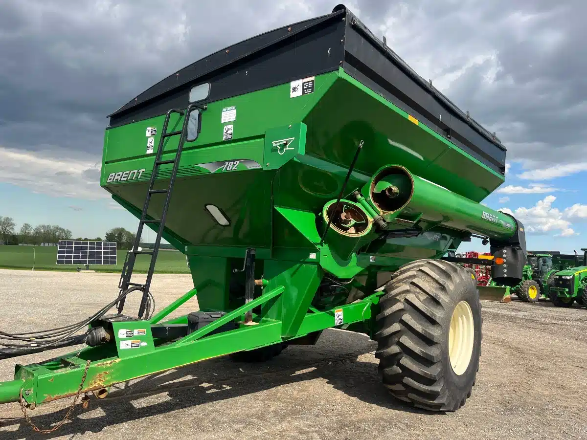 Gallery image 1 for Used Brent 782 Grain Cart