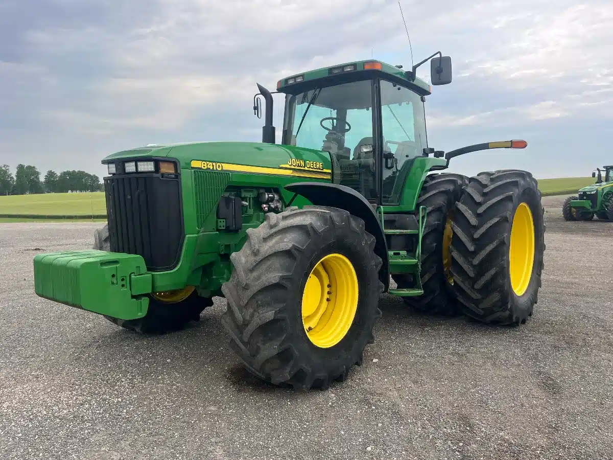 Gallery image 1 for Used 2001 John Deere 8410 Tractor