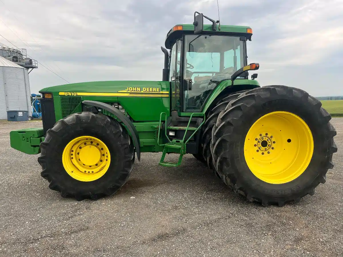 Gallery image 2 for Used 2001 John Deere 8410 Tractor