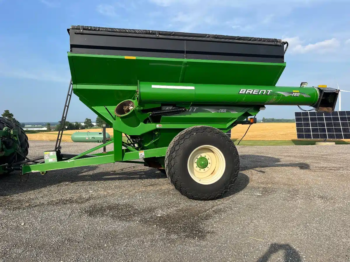 Gallery image 1 for Used Brent 780 Grain Cart