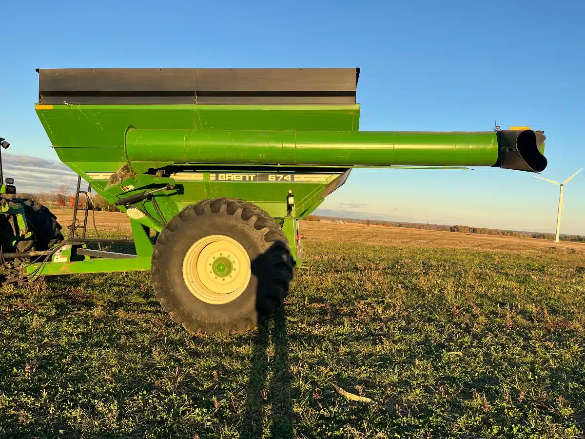 Used 2002 Brent 674 Grain Cart