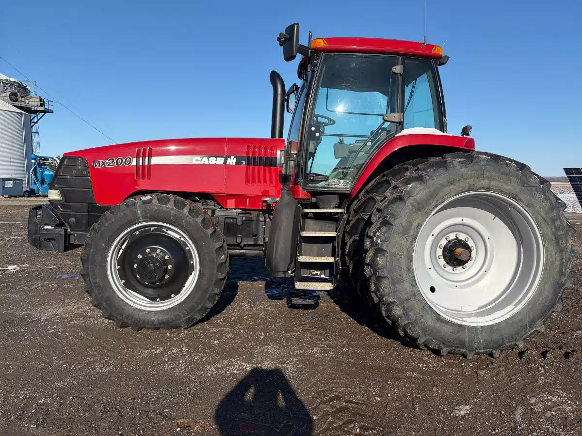 Gallery image 2 for 2001 Case IH MX200 Tractor