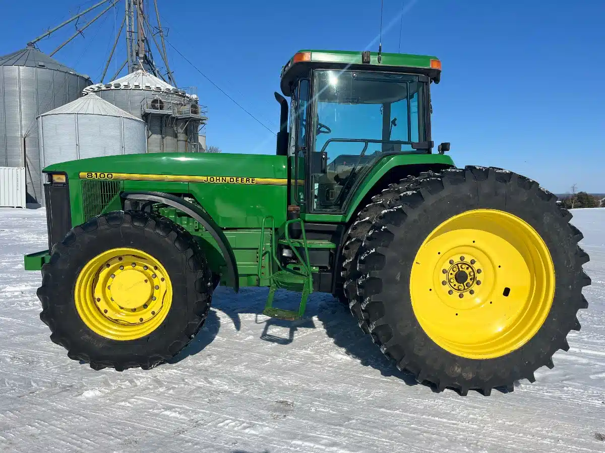 Gallery image 2 for 1995 John Deere 8100 Tractor