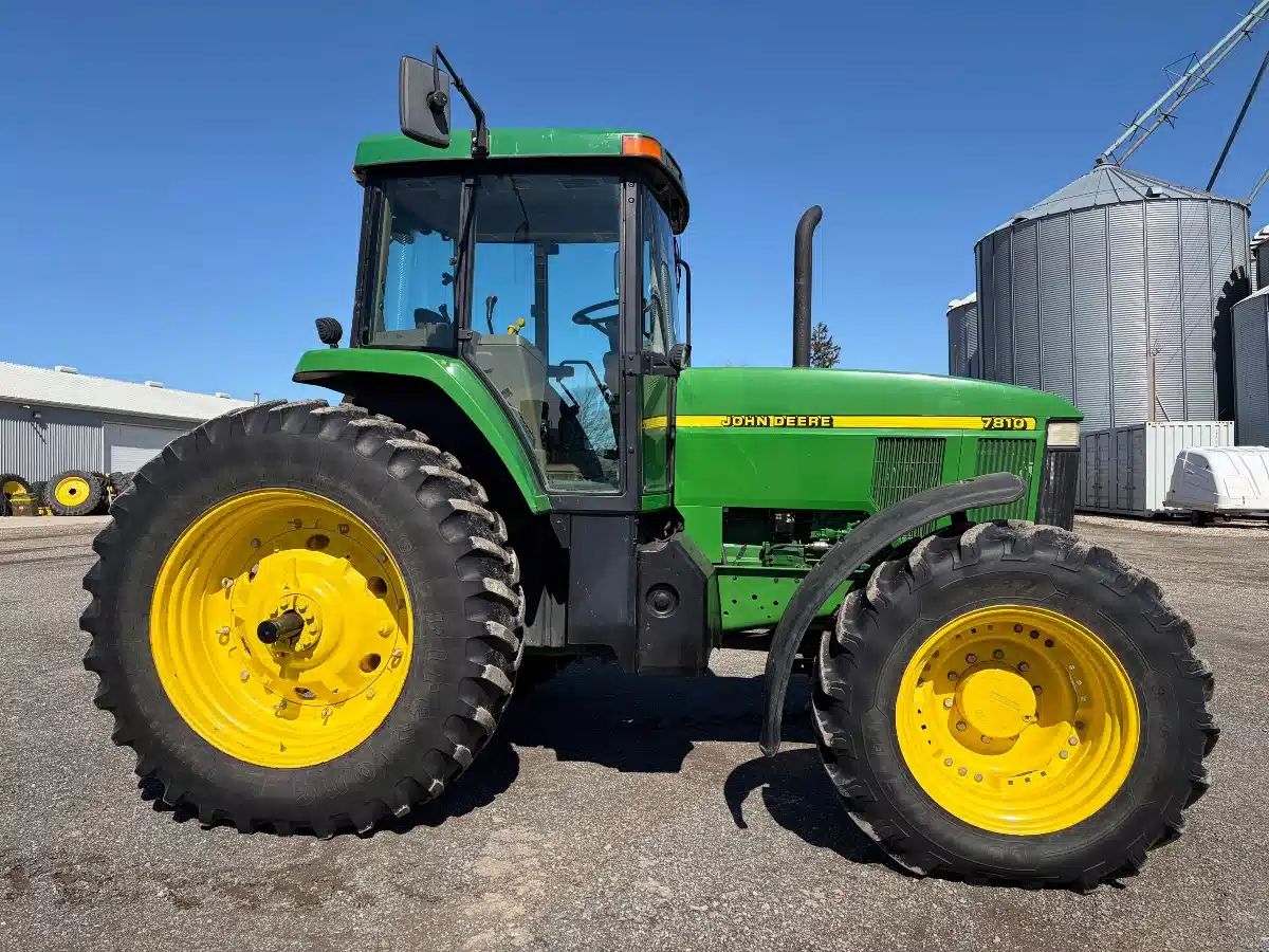 Gallery image 2 for 1998 John Deere 7810 Tractor