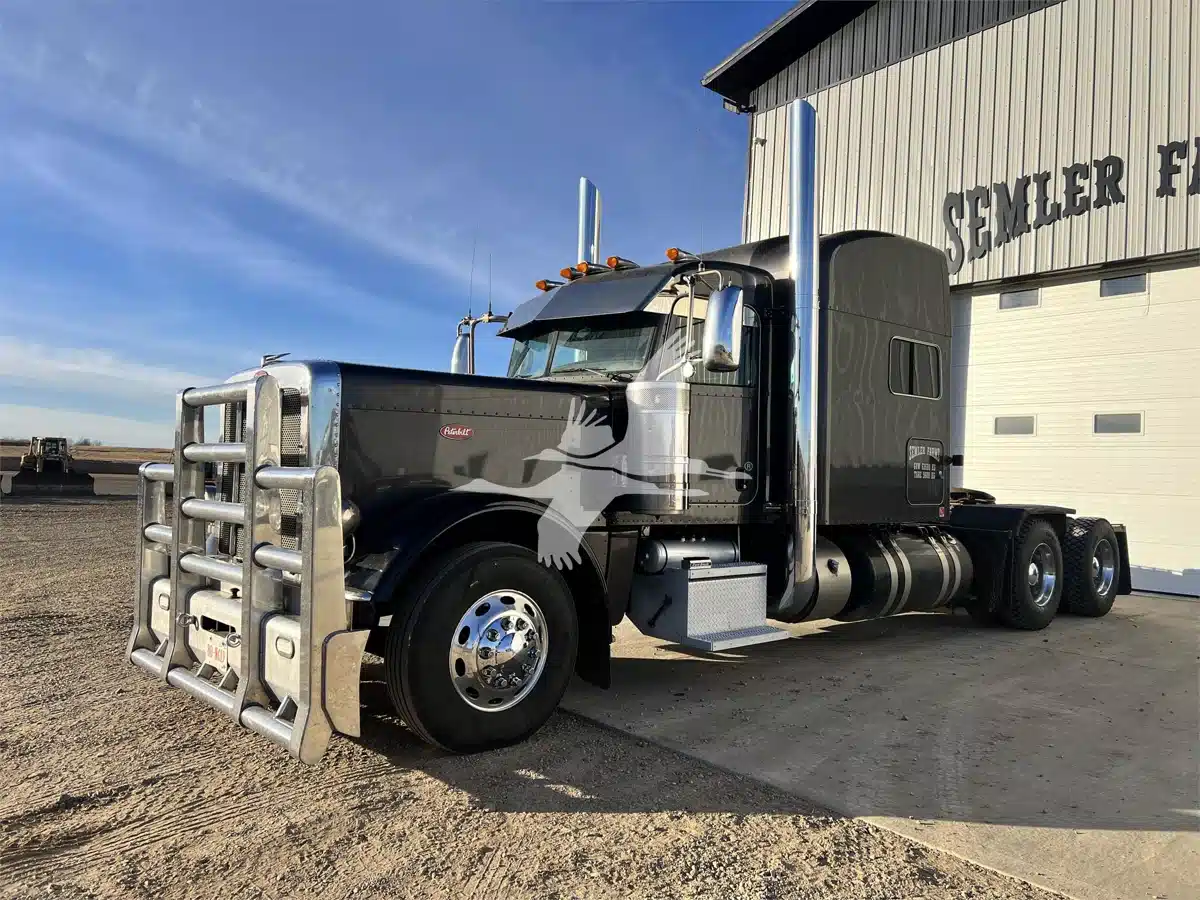 Gallery image 1 for Used 2018 Peterbilt 389 Semi-Truck