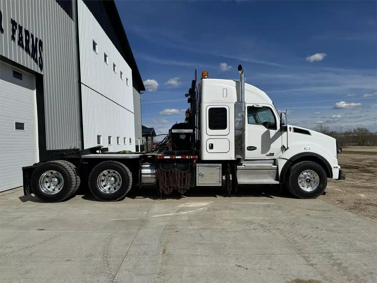 Image for Used 2019 Kenworth T880 Semi-Truck