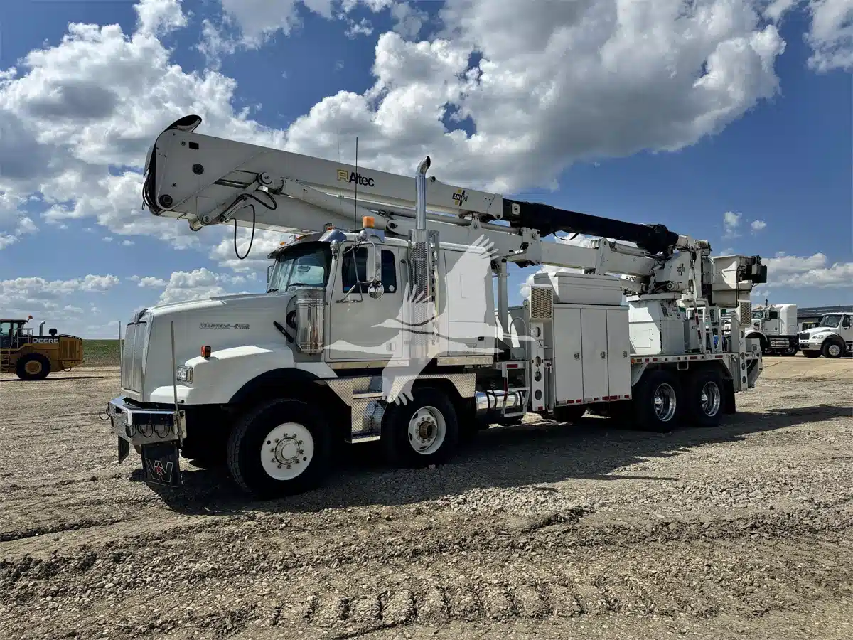 Used 2007 Altec AH100 Crane