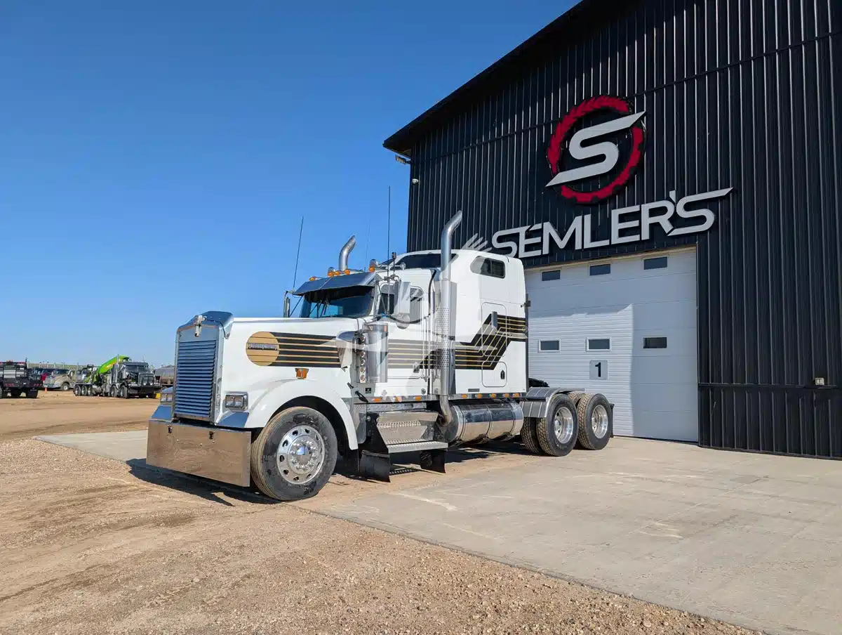 Gallery image 1 for 1998 Kenworth W900L Semi-Truck