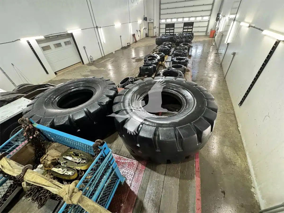 Gallery image 1 for Unspecified 23.5R25 Tires