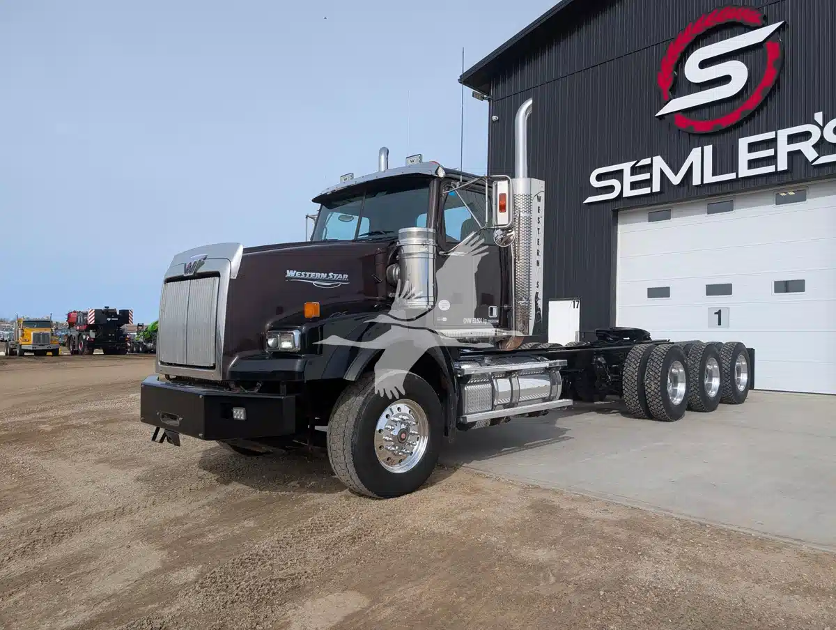 Gallery image 1 for Used 2014 Western Star 4900 Semi-Truck