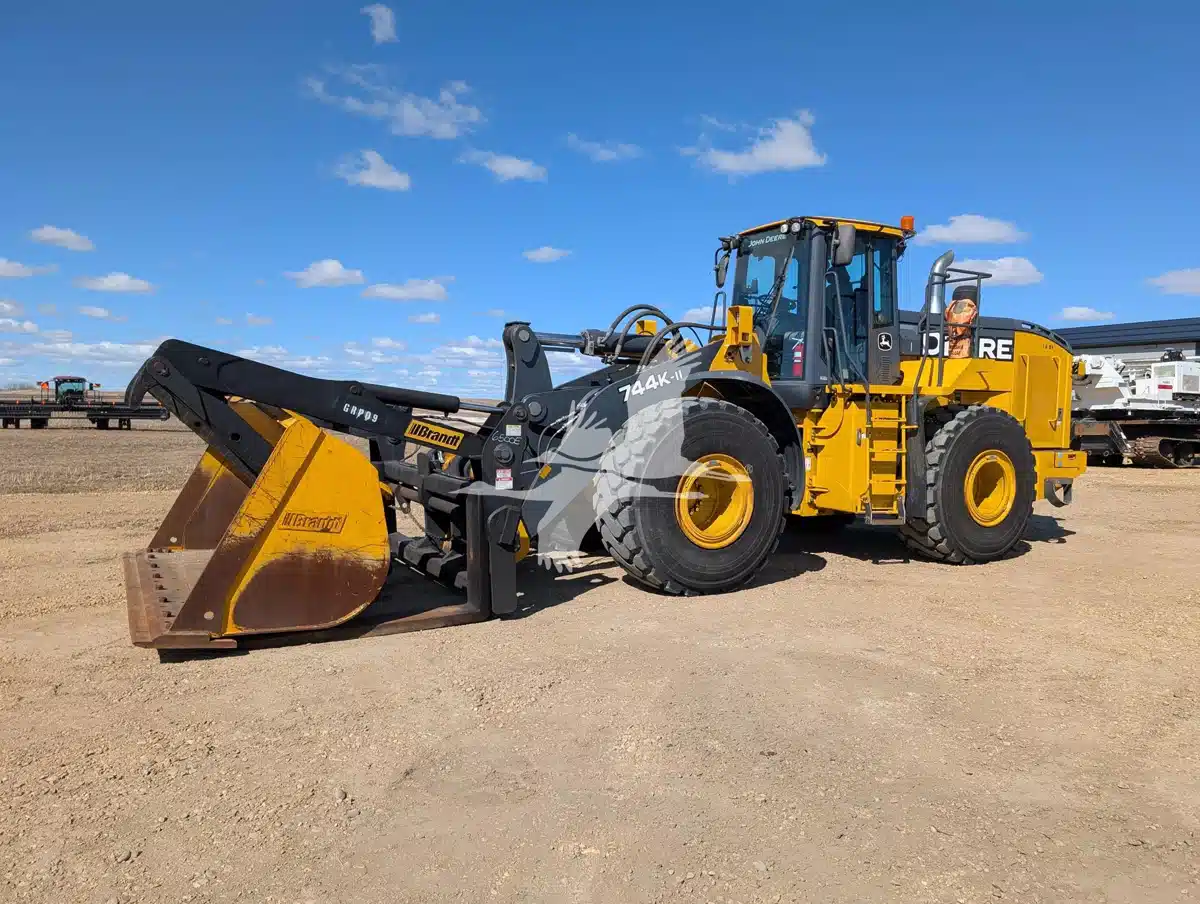 Gallery image 1 for Used 2018 DEERE 744KII Wheel Loader