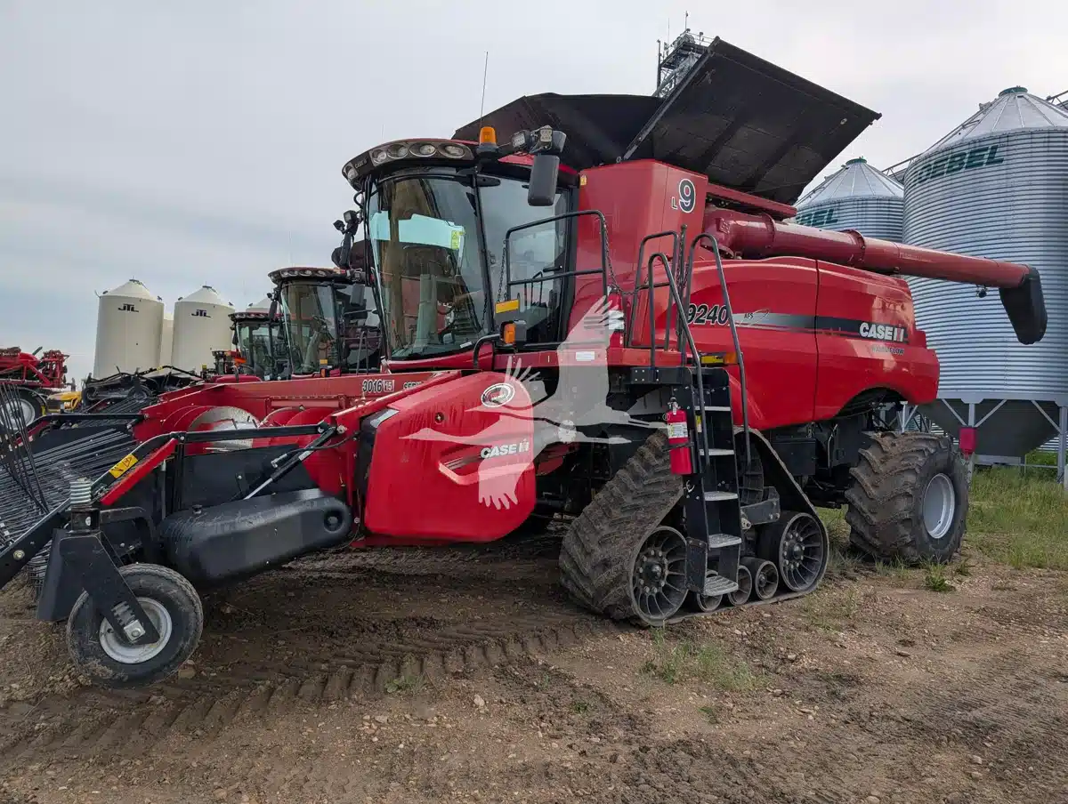 Gallery image 1 for Used 2015 Case IH 9240 Combine