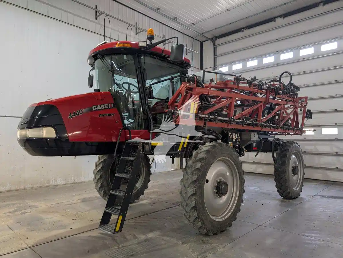 Gallery image 1 for 2015 Case IH PATRIOT 4440 Sprayer - Self Propelled