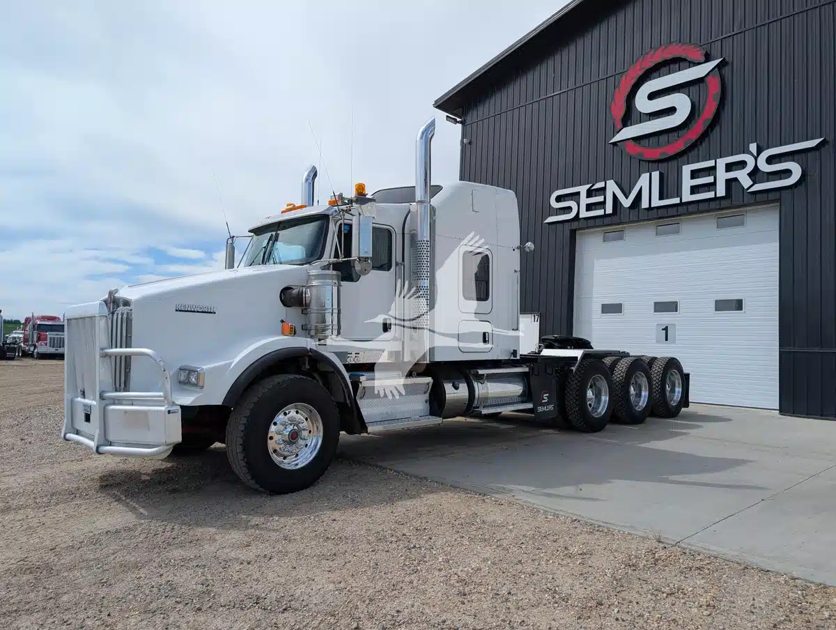 Gallery image 1 for Used 2019 Kenworth T800 Semi-Truck