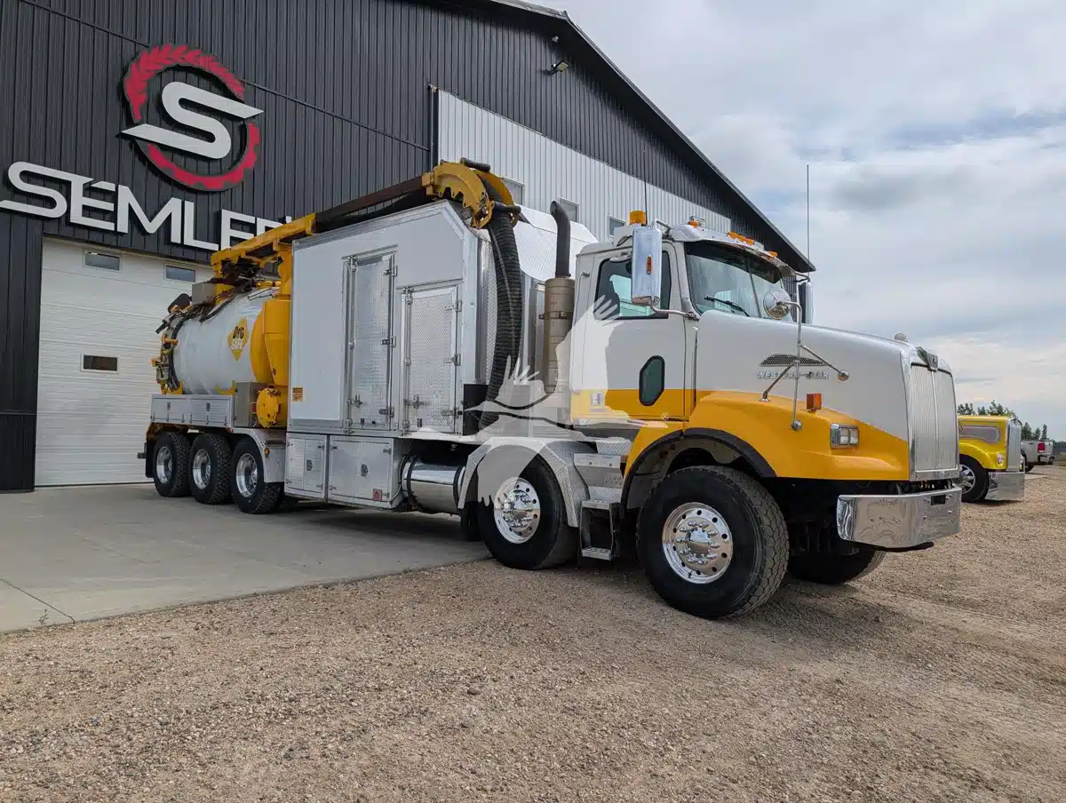 Gallery image 1 for 2017 Western Star 4900 Truck - Vacuum