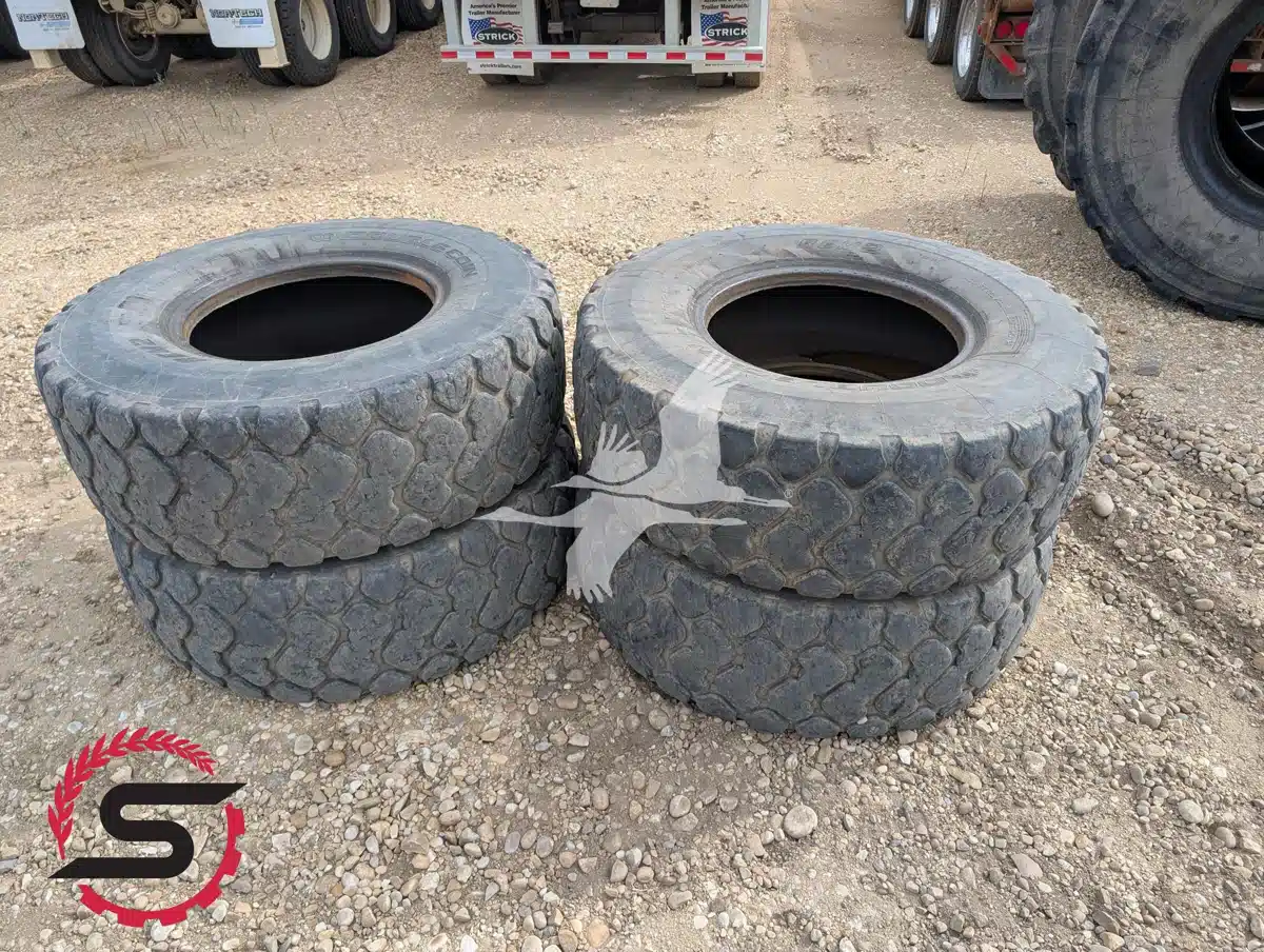 Gallery image 1 for Used DOUBLE COIN 17.5R25 Tires