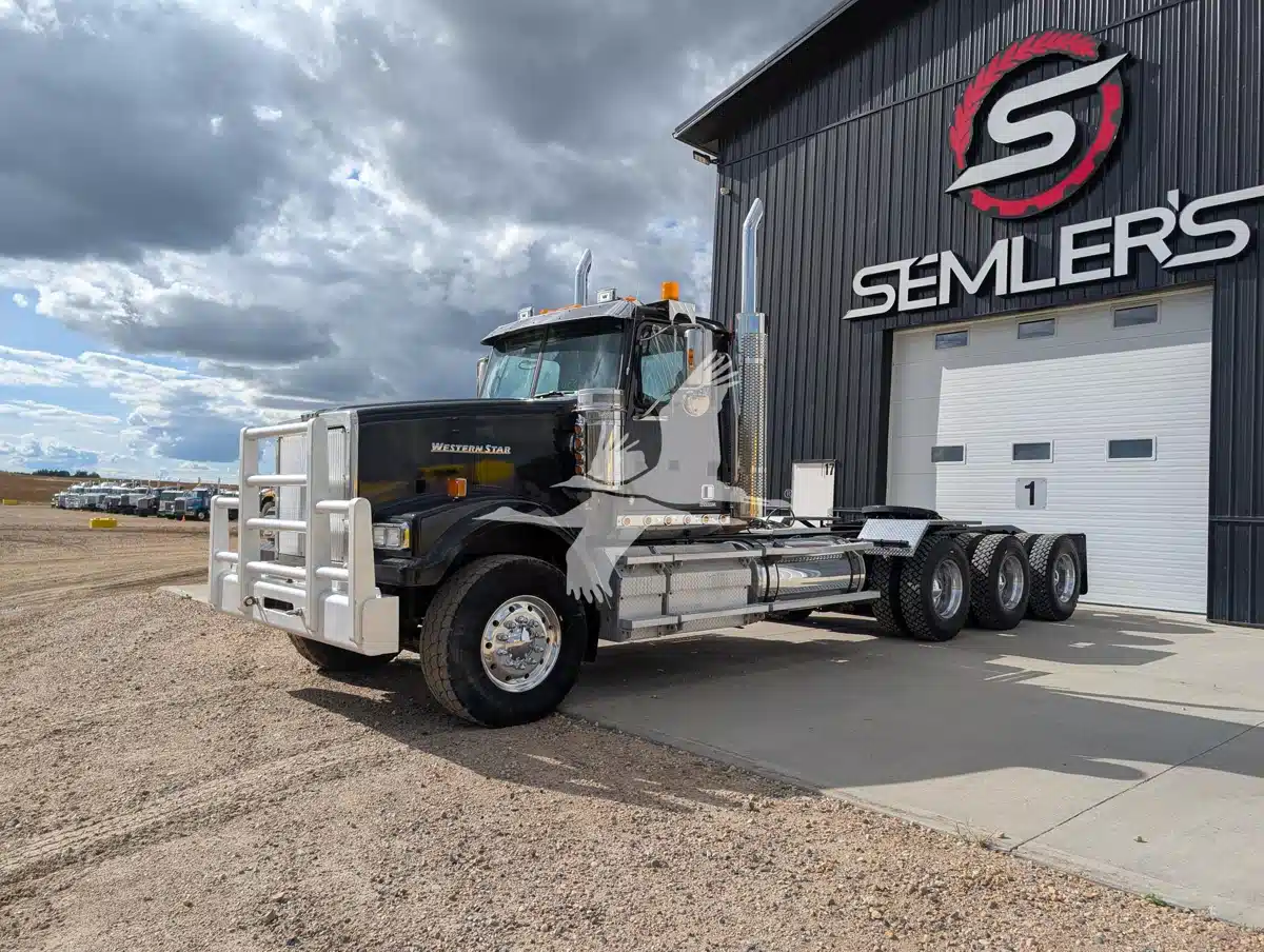 Gallery image 1 for Used 2020 Western Star 4900 Semi-Truck