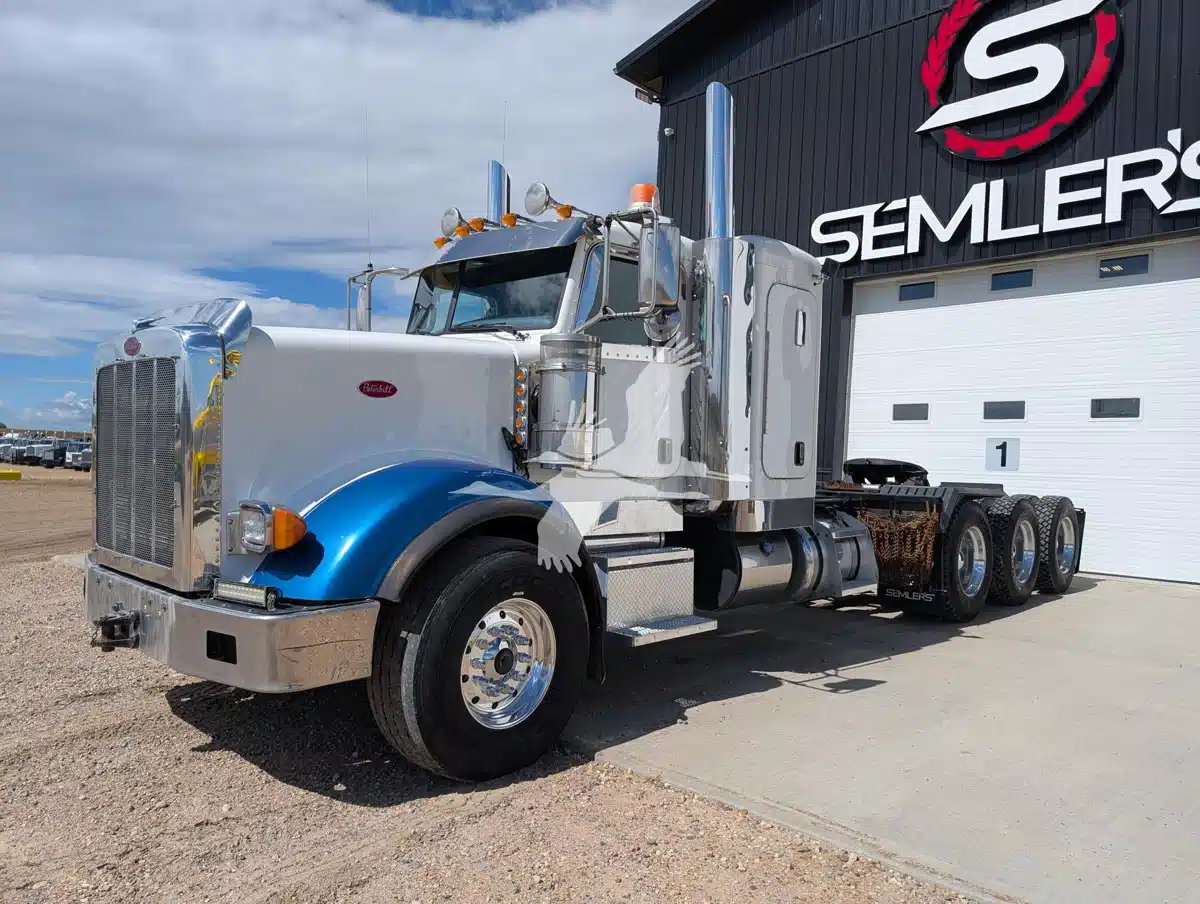 Gallery image 1 for Used 2020 Peterbilt 367 Semi-Truck