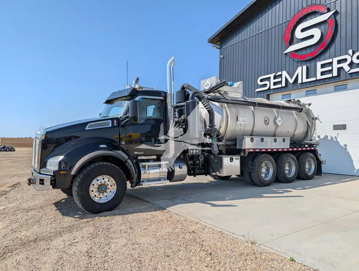 Gallery image 1 for Used 2018 Kenworth T880 Truck - Vacuum