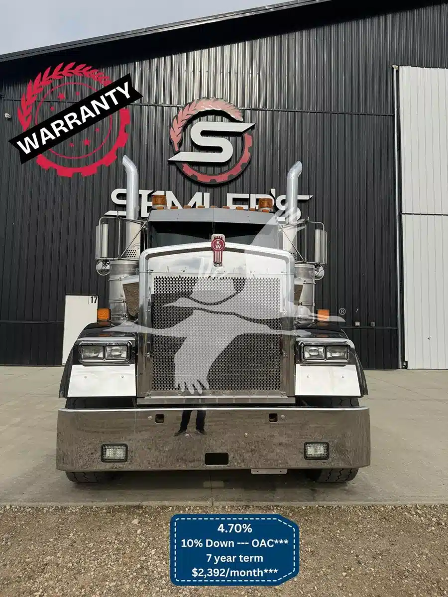 Gallery image 2 for Used 2017 Kenworth W900B Semi-Truck