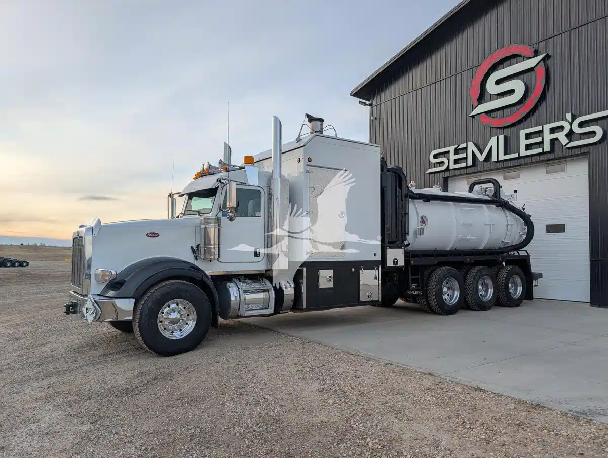 Used 2014 Peterbilt 367 Truck - Vacuum