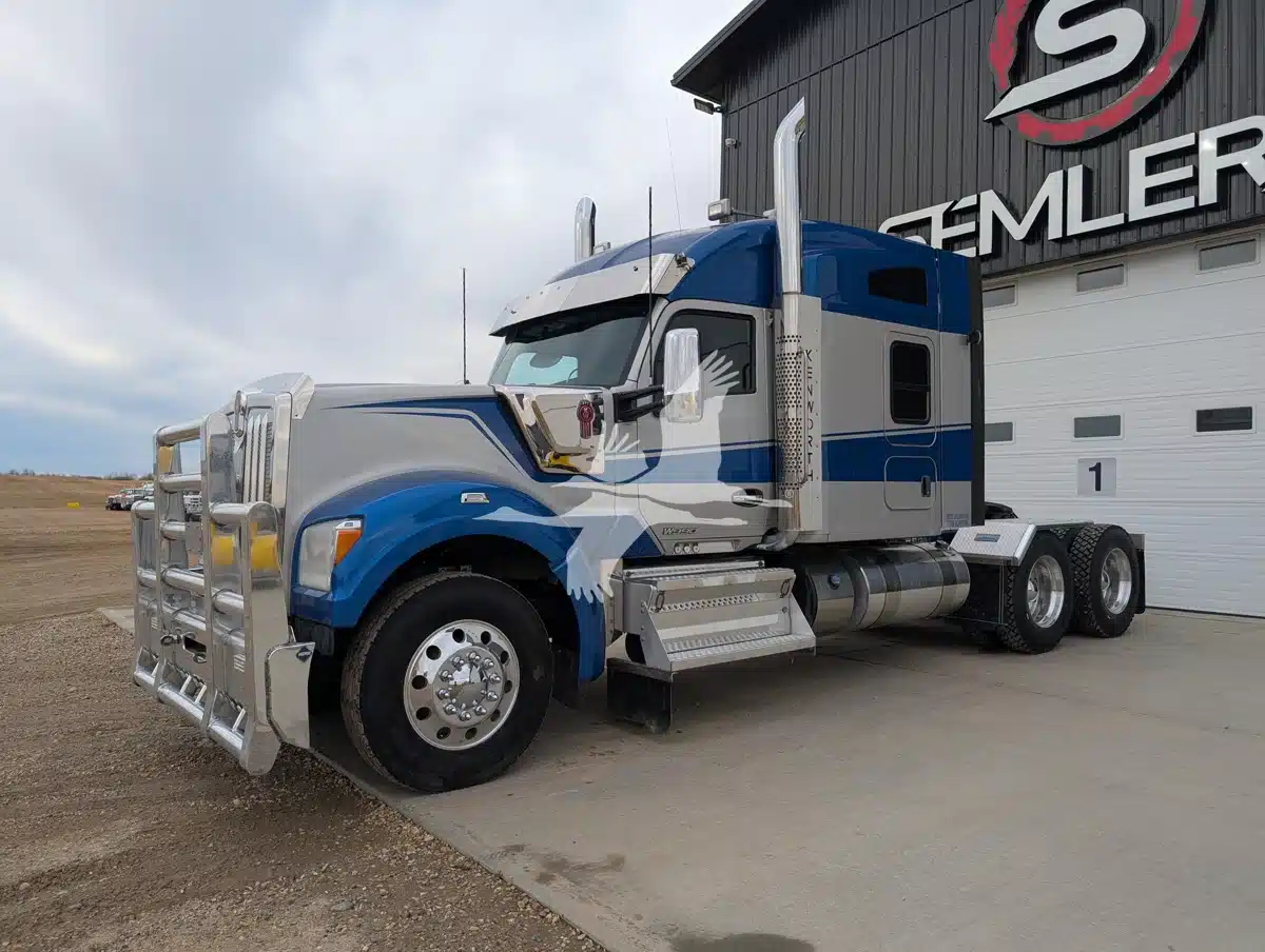 Used 2021 Kenworth W990 Semi-Truck