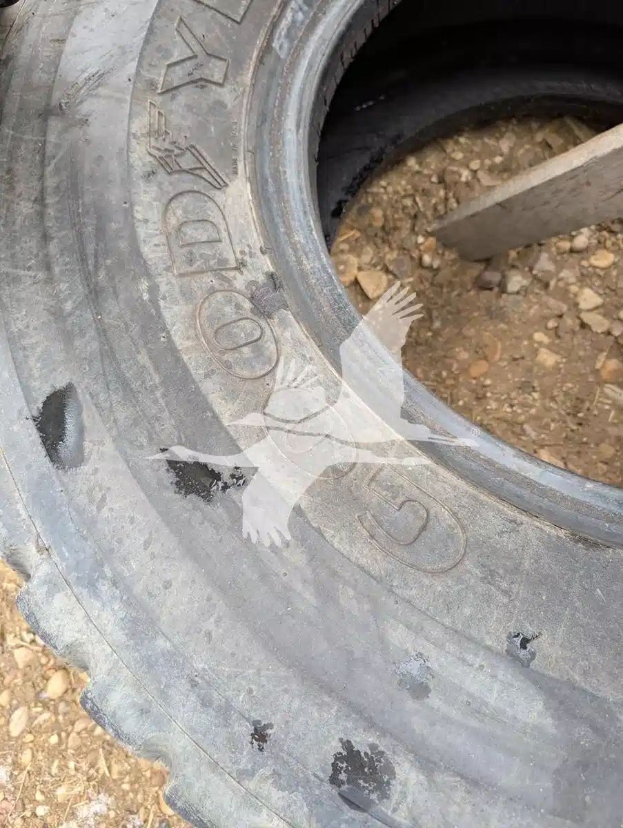 Gallery image 2 for 2010 Goodyear 17.5R25 Tires