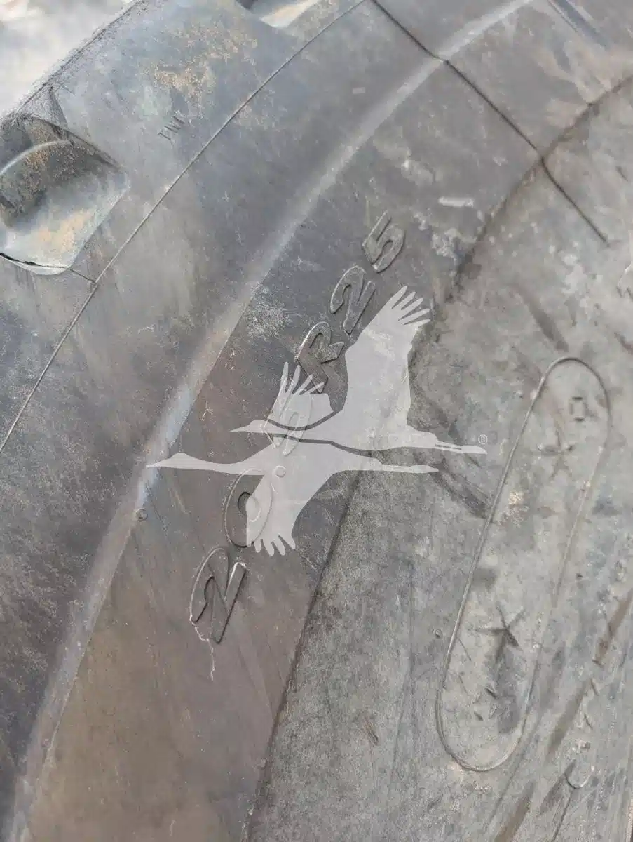 Gallery image 2 for 2010 MAXAM 20.5R25 Tires