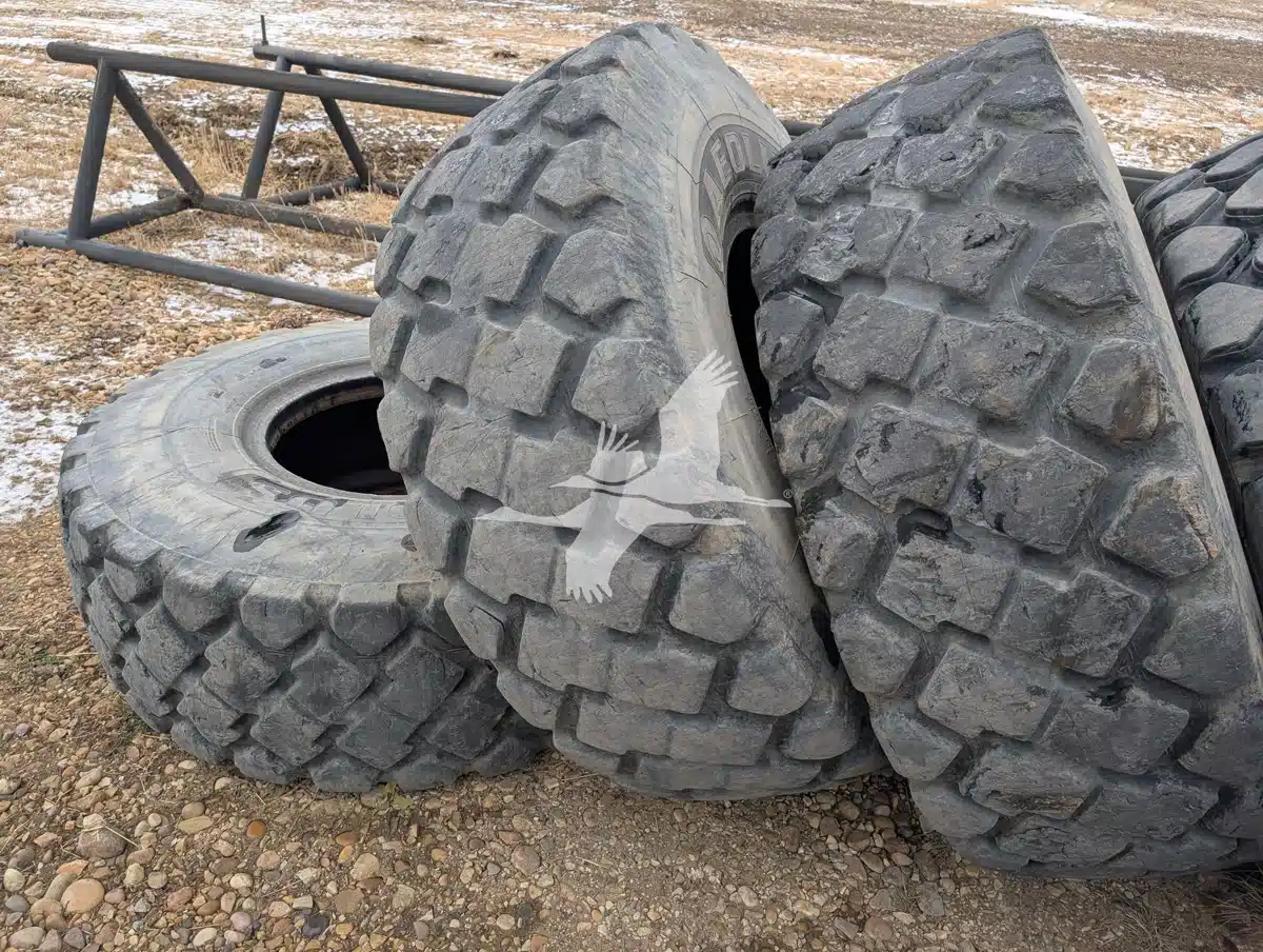 Used 2010 AEOLUS 20.5R25 Tires