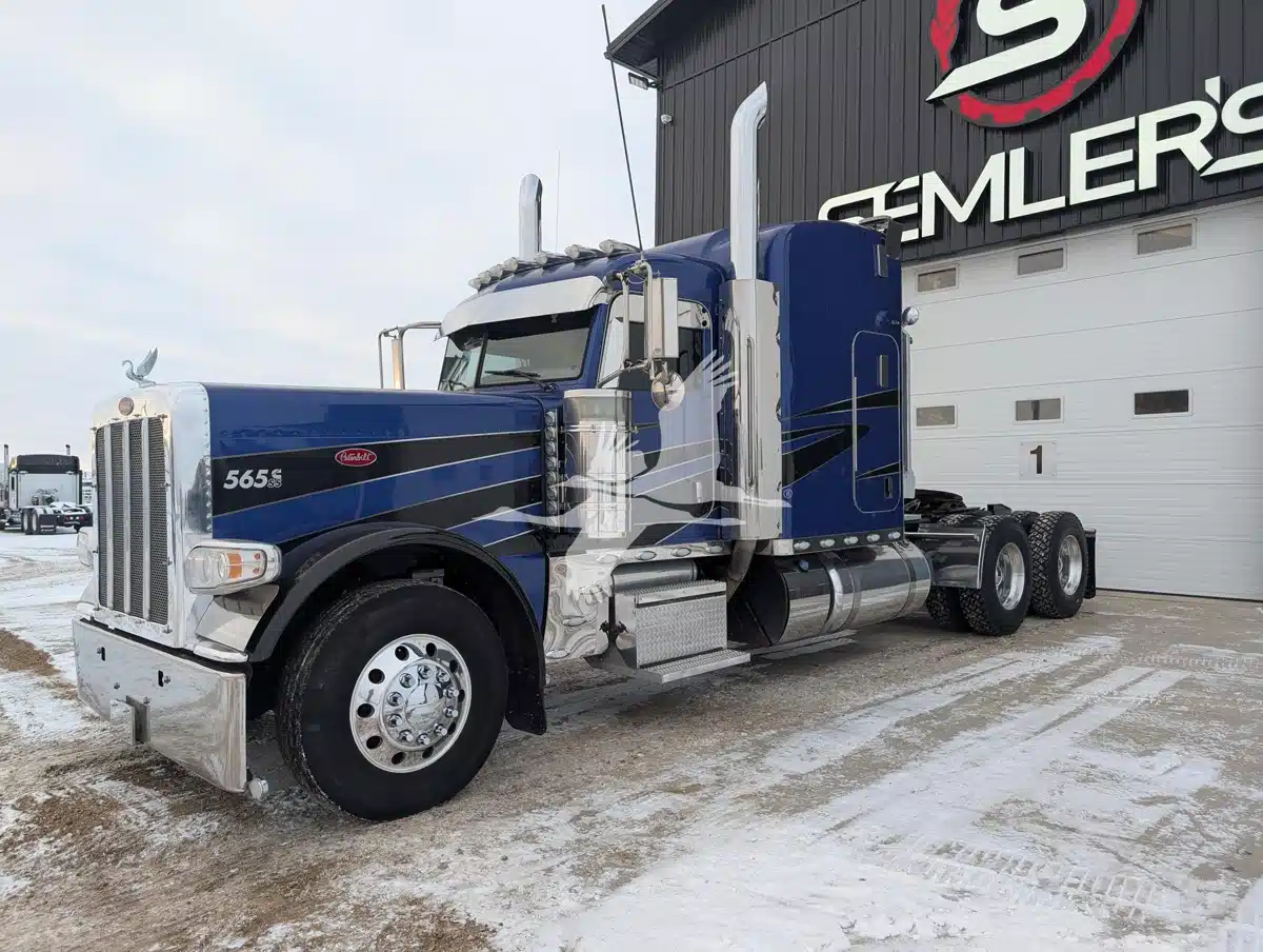 Gallery image 1 for Used 2023 Peterbilt 389 Semi-Truck