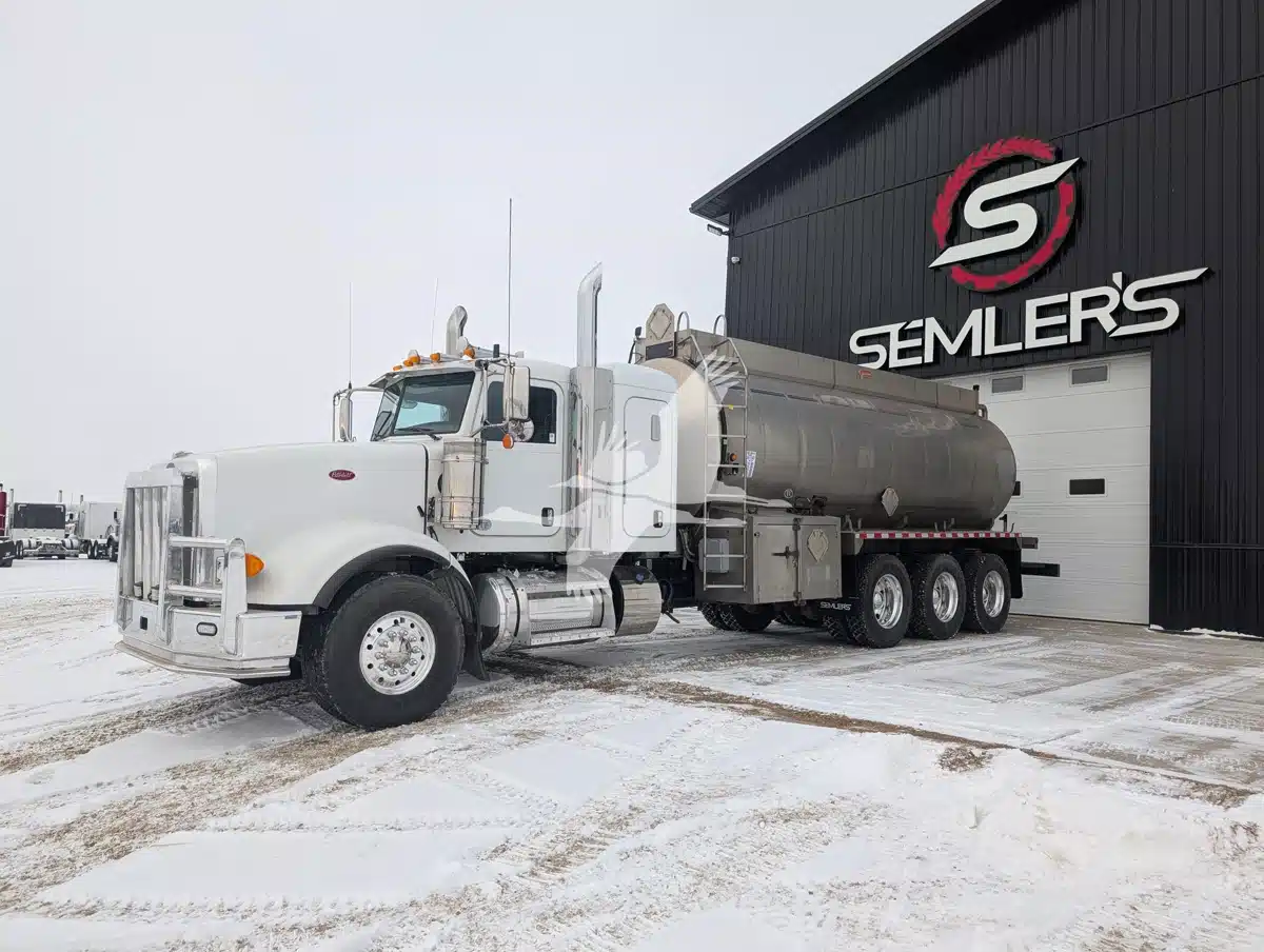Used 2024 Peterbilt 367 Truck - Tanker