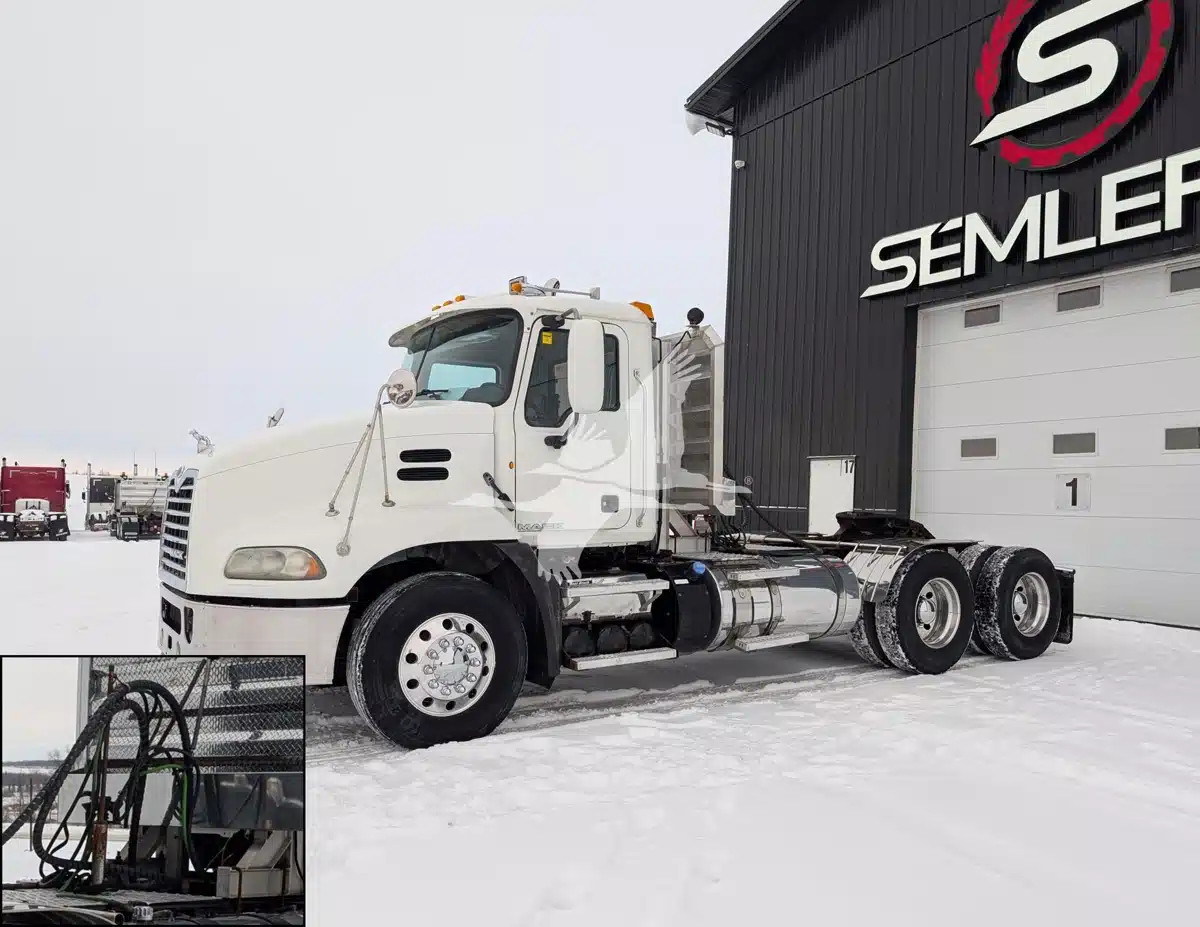 Used 2012 Mack PINNACLE CXU613 Semi-Truck